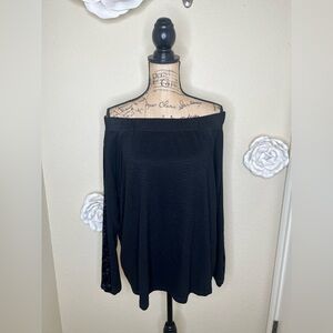 NTM: Entro Black Off Shoulder Top Velvet Back Boho Chic Size Small